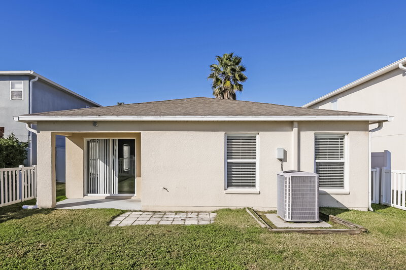 2,140/Mo, 17344 Mint Leaf Ln Land O' Lakes, FL 34638 Rear View