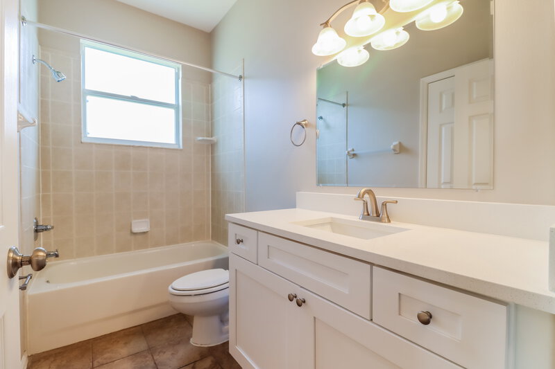 2,625/Mo, 4525 Roundview Ct Land O' Lakes, FL 34639 Bathroom View