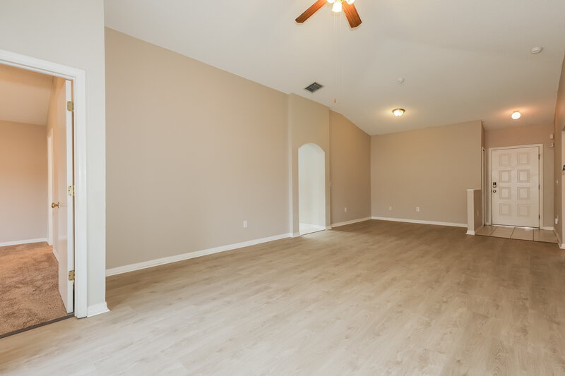 2,210/Mo, 3146 Pine Top Dr Valrico, FL 33594 Living Room View 2