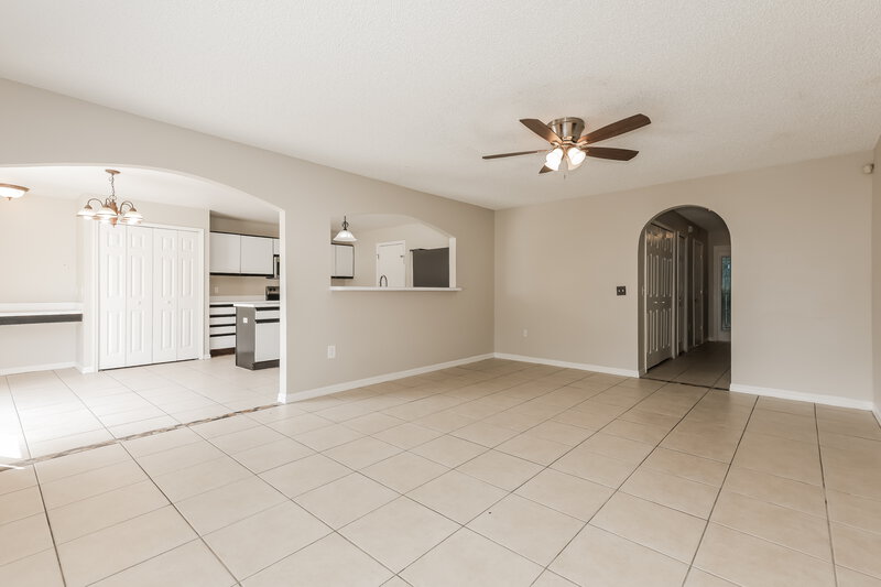 2,255/Mo, 6216 Cannoli Pl Riverview, FL 33578 Living Room View 2