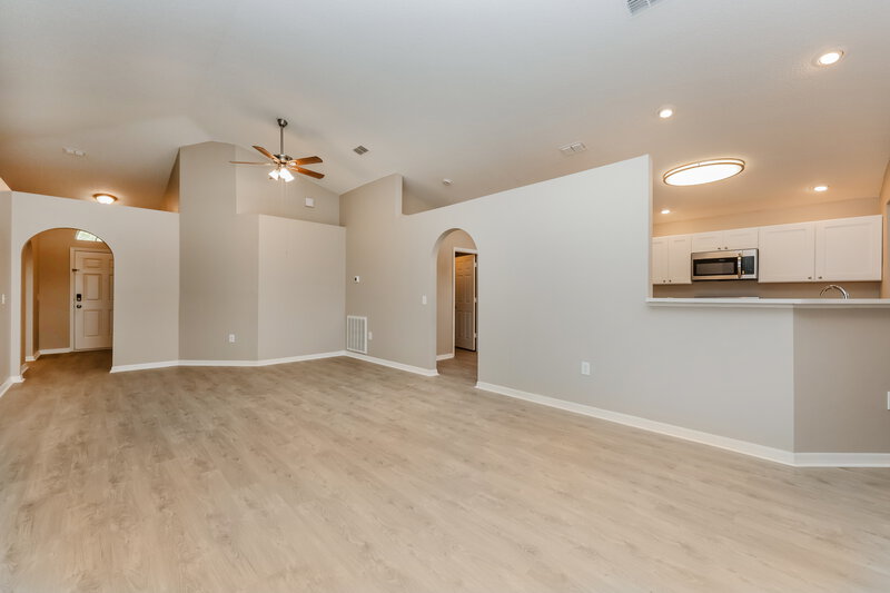 2,000/Mo, 1507 Alhambra Crest Dr Ruskin, FL 33570 Living Room View