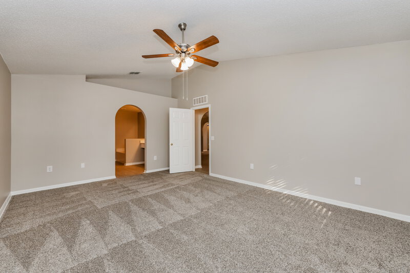 2,000/Mo, 1507 Alhambra Crest Dr Ruskin, FL 33570 Main Bedroom View 2