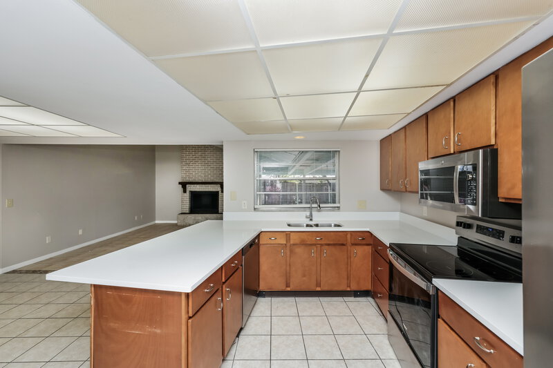 2,460/Mo, 16536 Forest Lake Dr Tampa, FL 33624 Kitchen View