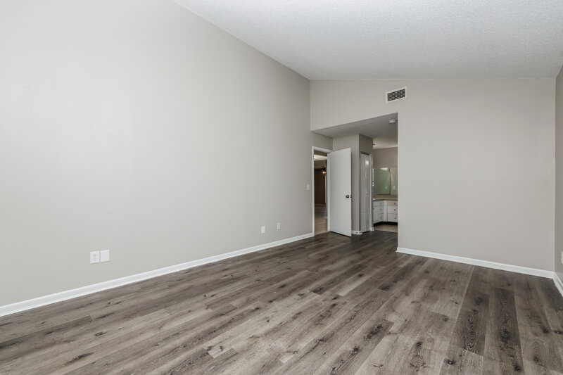 2,460/Mo, 16536 Forest Lake Dr Tampa, FL 33624 Main Bedroom View 2