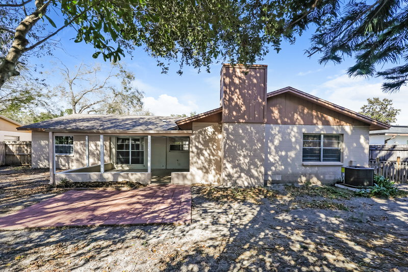 2,460/Mo, 16536 Forest Lake Dr Tampa, FL 33624 Rear View