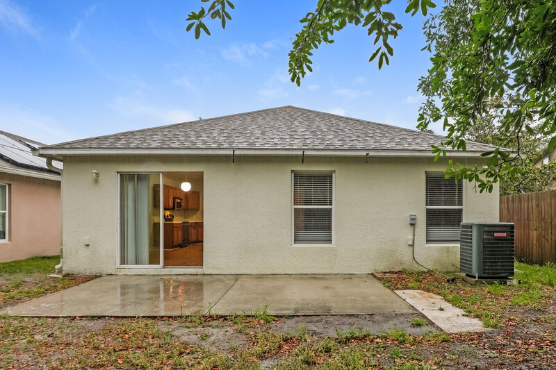 2,120/Mo, 17036 Lixberry Way Land O Lakes, FL 34638 Rear View