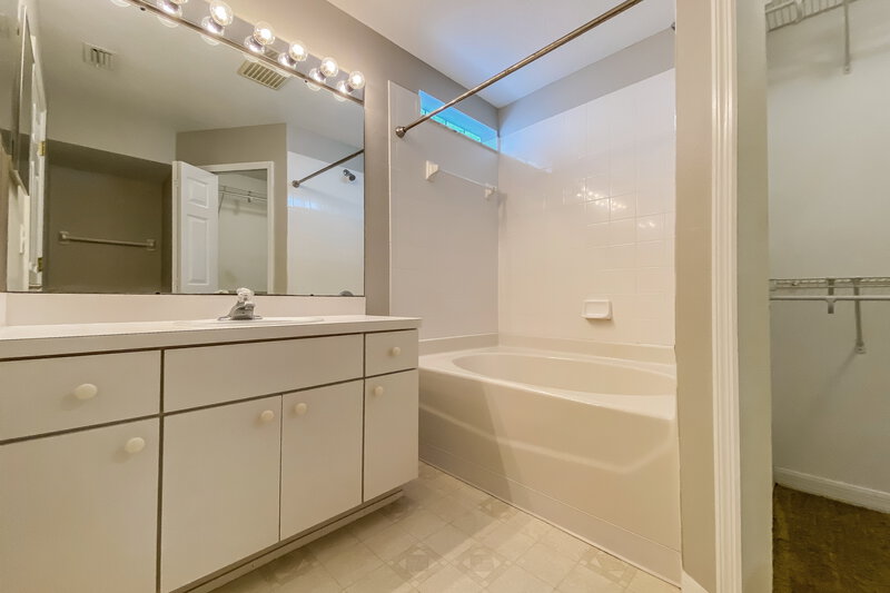 3,650/Mo, 1733 Horsechestnut Ct Trinity, FL 34655 Main Bathroom View