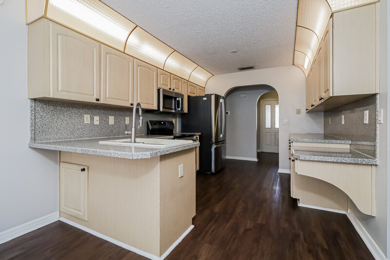 2,285/Mo, 4654 Murcross Ln New Port Richey, FL 34653 Kitchen View 2