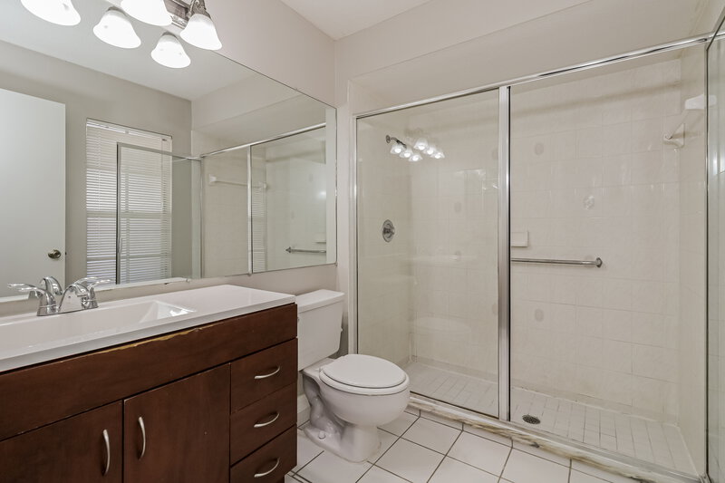 2,285/Mo, 4654 Murcross Ln New Port Richey, FL 34653 Main Bathroom View