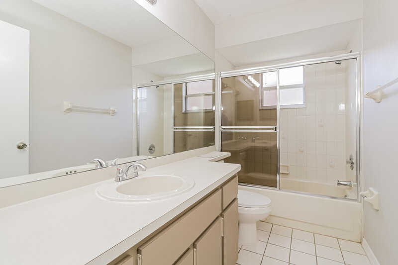 2,285/Mo, 4654 Murcross Ln New Port Richey, FL 34653 Bathroom View
