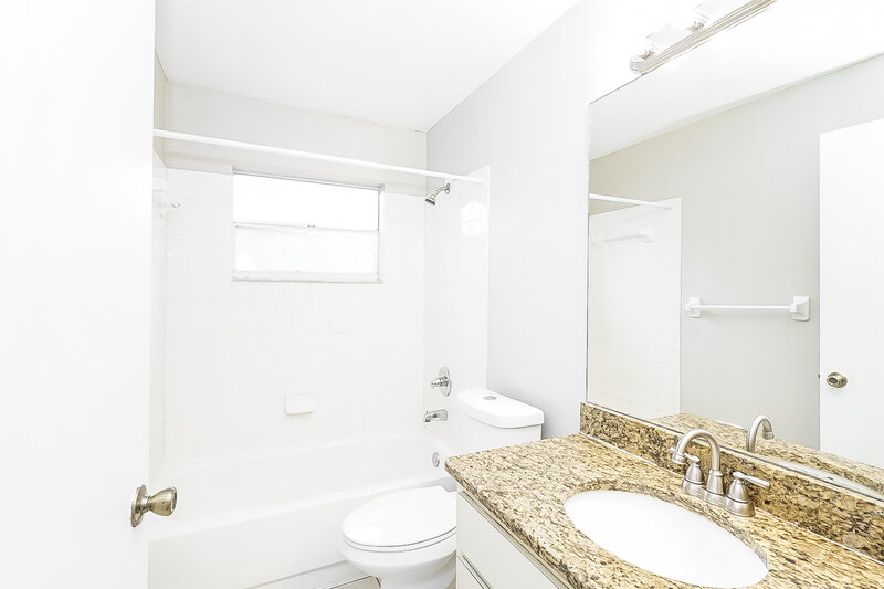 1,770/Mo, 1814 Coyote Pl Brandon, FL 33511 Bathroom View
