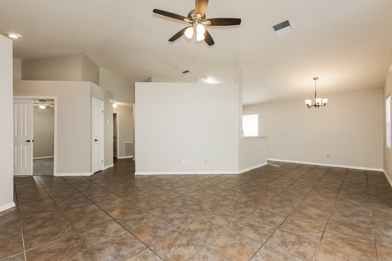 2,130/Mo, 704 Sand Ridge Dr Valrico, FL 33594 Living Room View