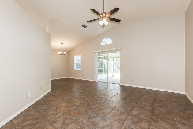 2,130/Mo, 704 Sand Ridge Dr Valrico, FL 33594 Living Room View 2