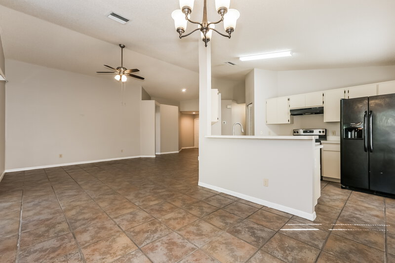 2,130/Mo, 704 Sand Ridge Dr Valrico, FL 33594 Breakfast Nook View
