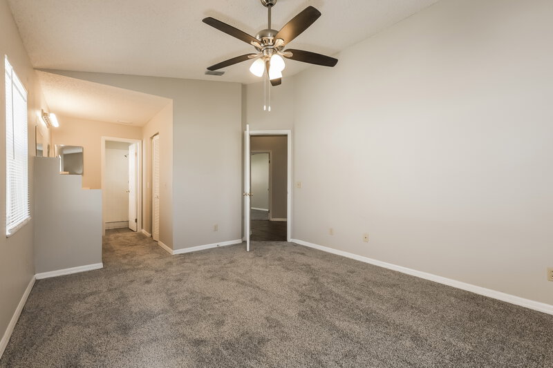 2,130/Mo, 704 Sand Ridge Dr Valrico, FL 33594 Main Bedroom View 2