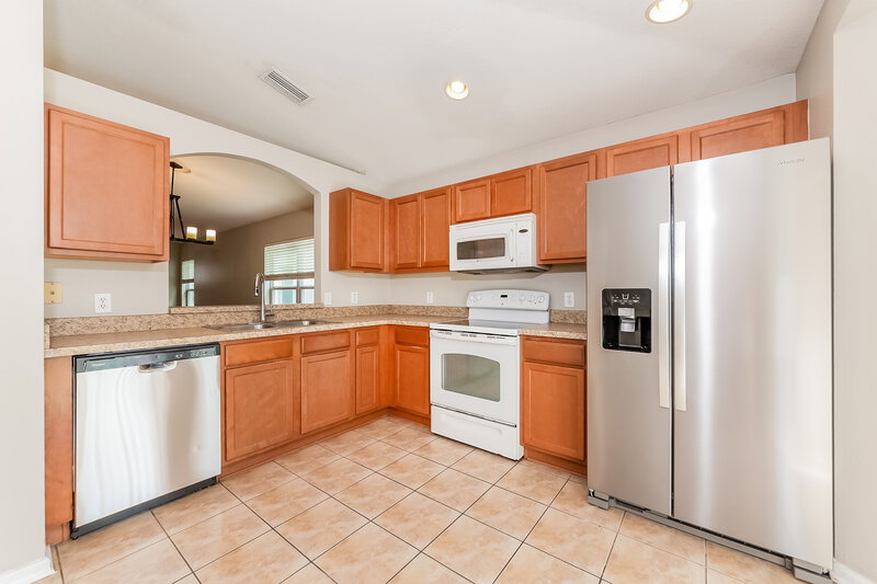 1,890/Mo, 1135 Seminole Sky Dr Ruskin, FL 33570 Kitchen View