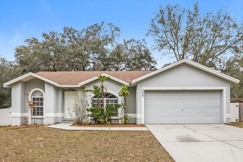 2,100/Mo, 320 Carriage Crossing Cir Brandon, FL 33510 External View