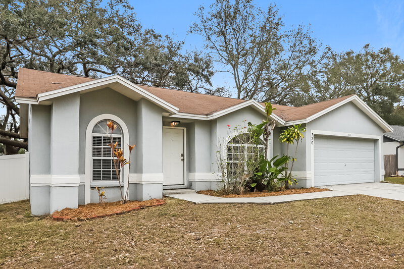 2,100/Mo, 320 Carriage Crossing Cir Brandon, FL 33510 Front View