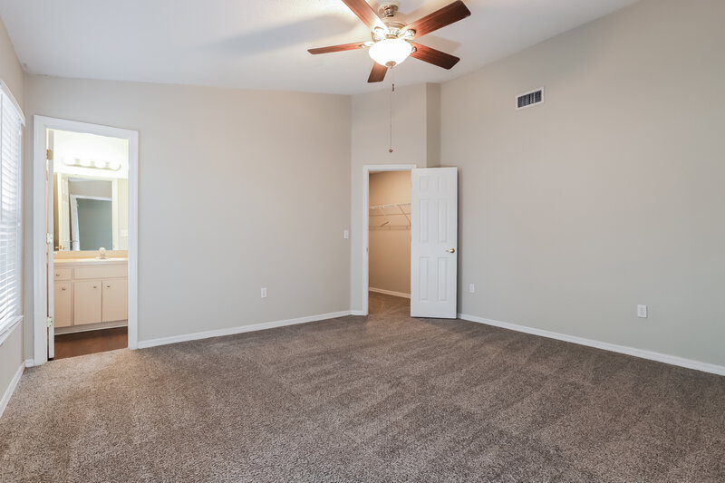 2,100/Mo, 320 Carriage Crossing Cir Brandon, FL 33510 Main Bedroom View 2