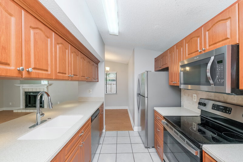 1,775/Mo, 7511 Breezewood Ct Port Richey, FL 34668 Kitchen View