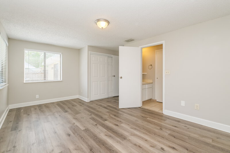 1,775/Mo, 7511 Breezewood Ct Port Richey, FL 34668 Main Bedroom View 2