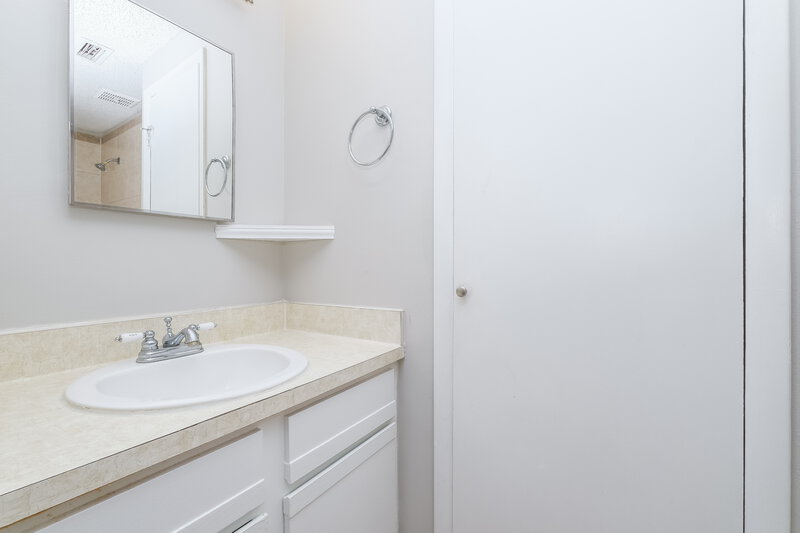 1,775/Mo, 7511 Breezewood Ct Port Richey, FL 34668 Main Bathroom View