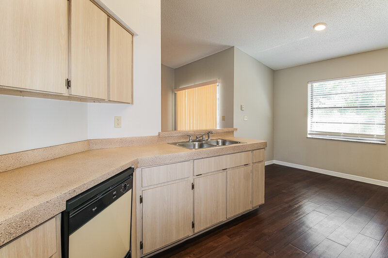 1,700/Mo, 11479 Cavern Rd Spring Hill, FL 34609 Kitchen View 2