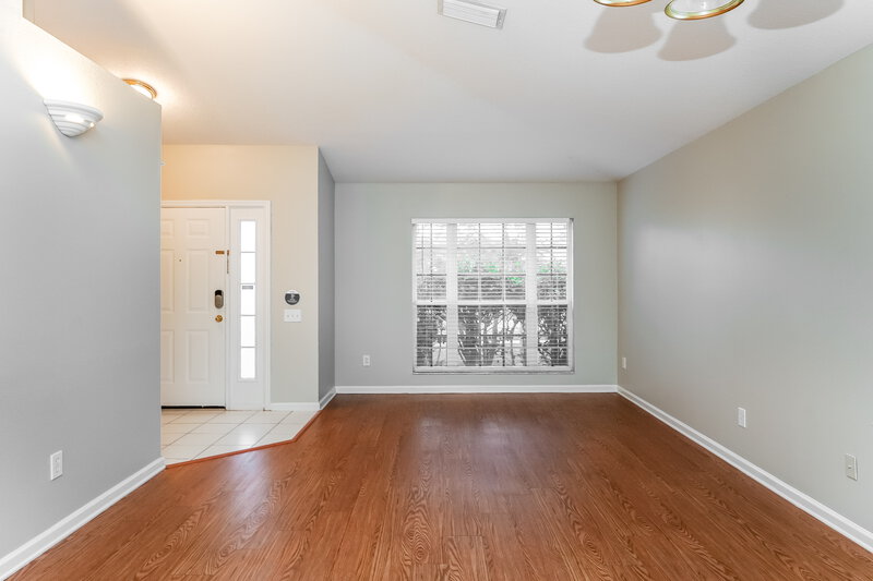 2,290/Mo, 10438 Hunters Haven Blvd Riverview, FL 33578 Living Room View 2