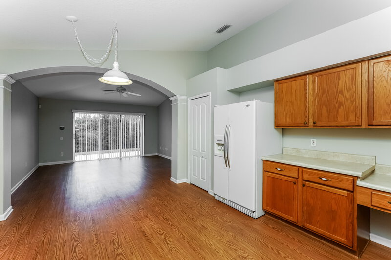 2,290/Mo, 10438 Hunters Haven Blvd Riverview, FL 33578 Kitchen View 2