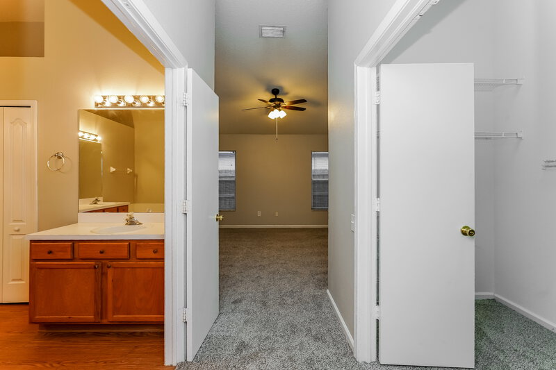 2,290/Mo, 10438 Hunters Haven Blvd Riverview, FL 33578 Main Bedroom View