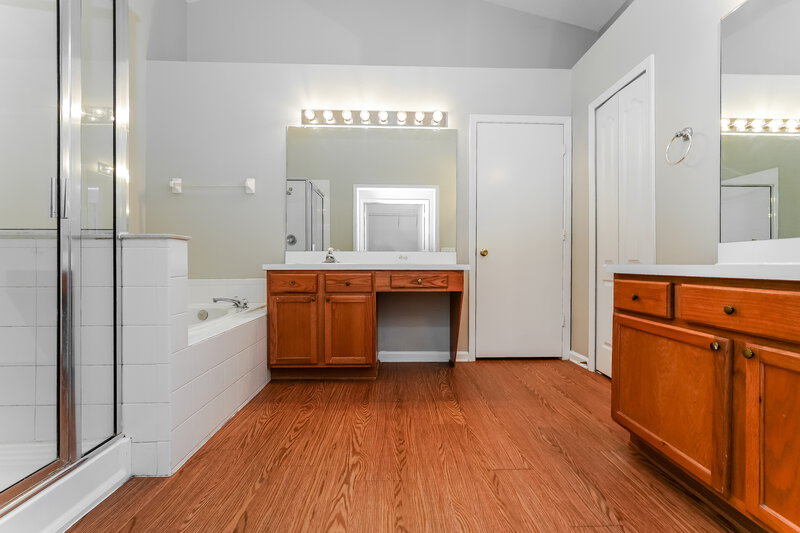 2,290/Mo, 10438 Hunters Haven Blvd Riverview, FL 33578 Main Bathroom View