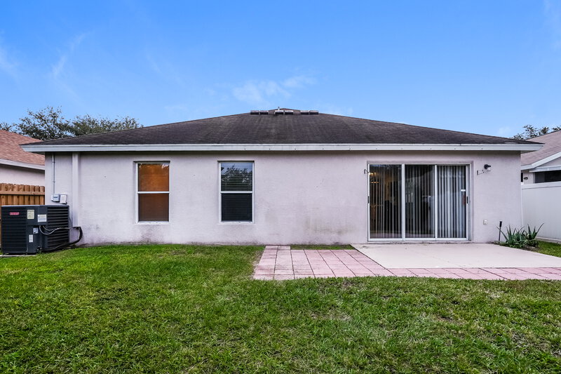 2,290/Mo, 10438 Hunters Haven Blvd Riverview, FL 33578 Rear View