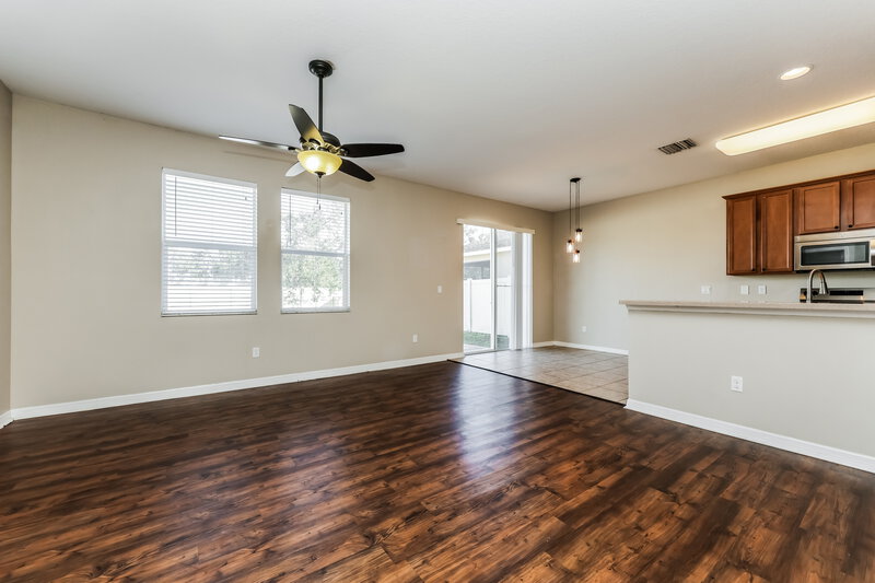 1,915/Mo, 901 Fern Leaf Dr Ruskin, FL 33570 Living Room View 3