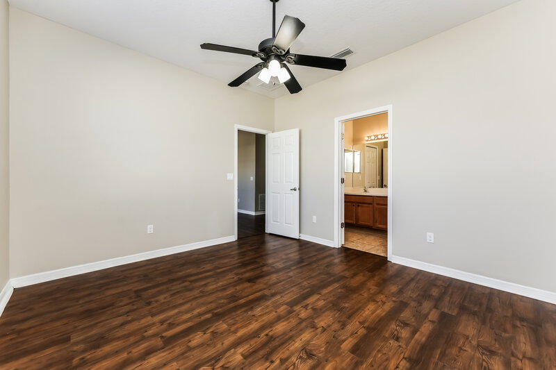 1,915/Mo, 901 Fern Leaf Dr Ruskin, FL 33570 Main Bedroom View 2