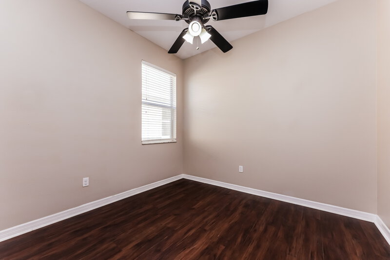 1,915/Mo, 901 Fern Leaf Dr Ruskin, FL 33570 Bedroom View