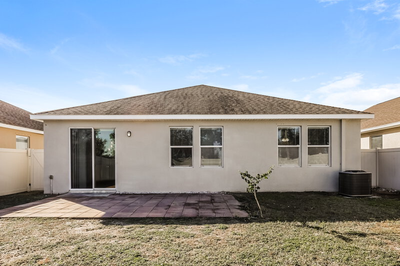 1,915/Mo, 901 Fern Leaf Dr Ruskin, FL 33570 Rear View