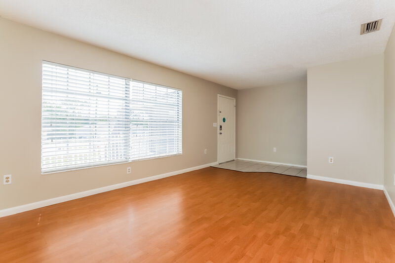 1,600/Mo, 2483 Amherst Ave Spring Hill, FL 34609 Living Room View