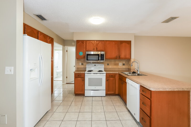 2,125/Mo, 2483 Amherst Ave Spring Hill, FL 34609 Kitchen View