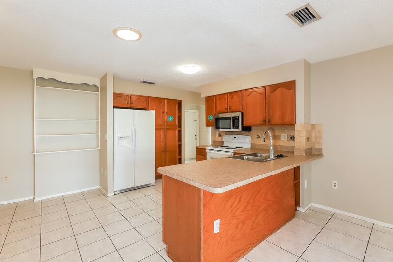 1,600/Mo, 2483 Amherst Ave Spring Hill, FL 34609 Kitchen View 2