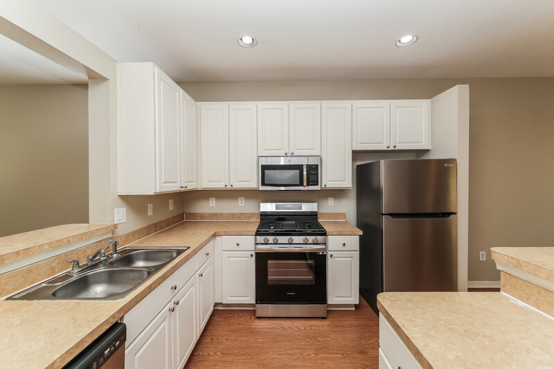 2,380/Mo, 12718 Bramfield Dr Riverview, FL 33579 Kitchen View