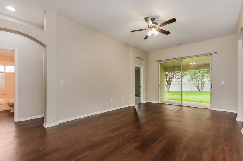 2,510/Mo, 812 Lesa Glen Pl Brandon, FL 33510 Family Room View