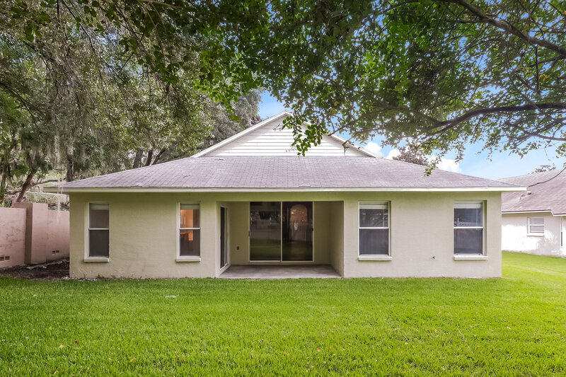 2,510/Mo, 812 Lesa Glen Pl Brandon, FL 33510 Rear View