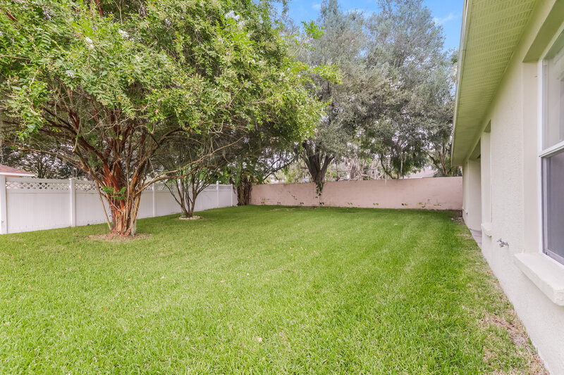 2,510/Mo, 812 Lesa Glen Pl Brandon, FL 33510 Backyard View