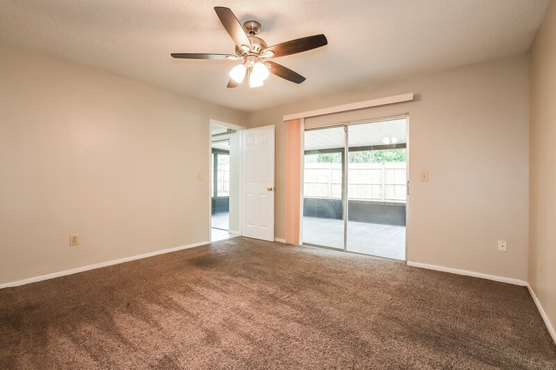 1,990/Mo, 110 Field Ln Seffner, FL 33584 Main Bedroom View 2