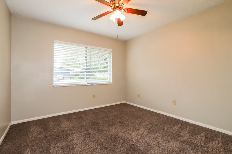 1,990/Mo, 110 Field Ln Seffner, FL 33584 Bedroom View 3