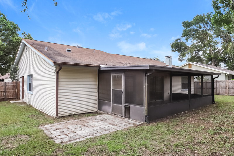 1,990/Mo, 110 Field Ln Seffner, FL 33584 Rear View