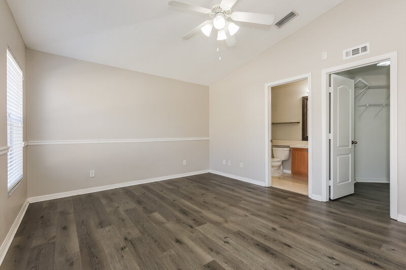 2,320/Mo, 8065 Canterbury Lake Blvd Tampa, FL 33619 Main Bedroom View 2