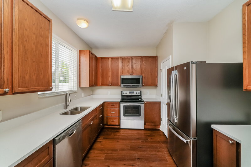 2,240/Mo, 11050 Golden Silence Dr Riverview, FL 33579 Kitchen View
