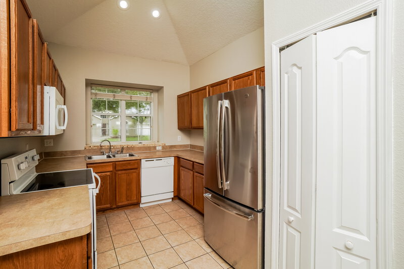 2,110/Mo, 12212 Colony Lakes Blvd New Port Richey, FL 34654 Kitchen View