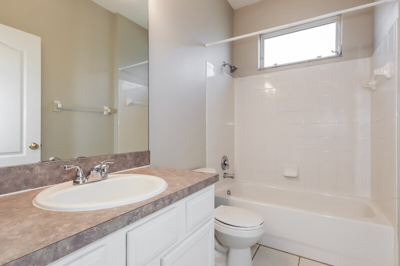 3,190/Mo, 10639 Eveningwood Ct Trinity, FL 34655 Bathroom View